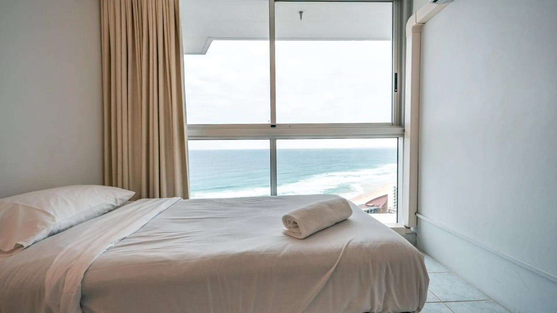 Peninsula Apartments Surfers Paradise Gold Coast