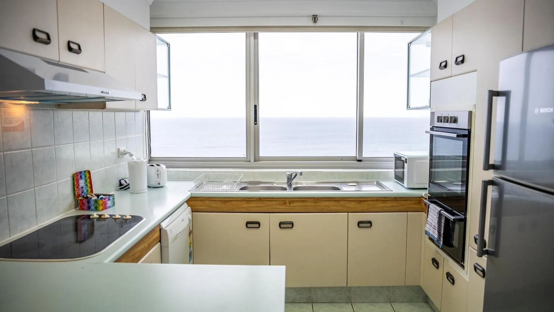 Peninsula Apartments Surfers Paradise Gold Coast
