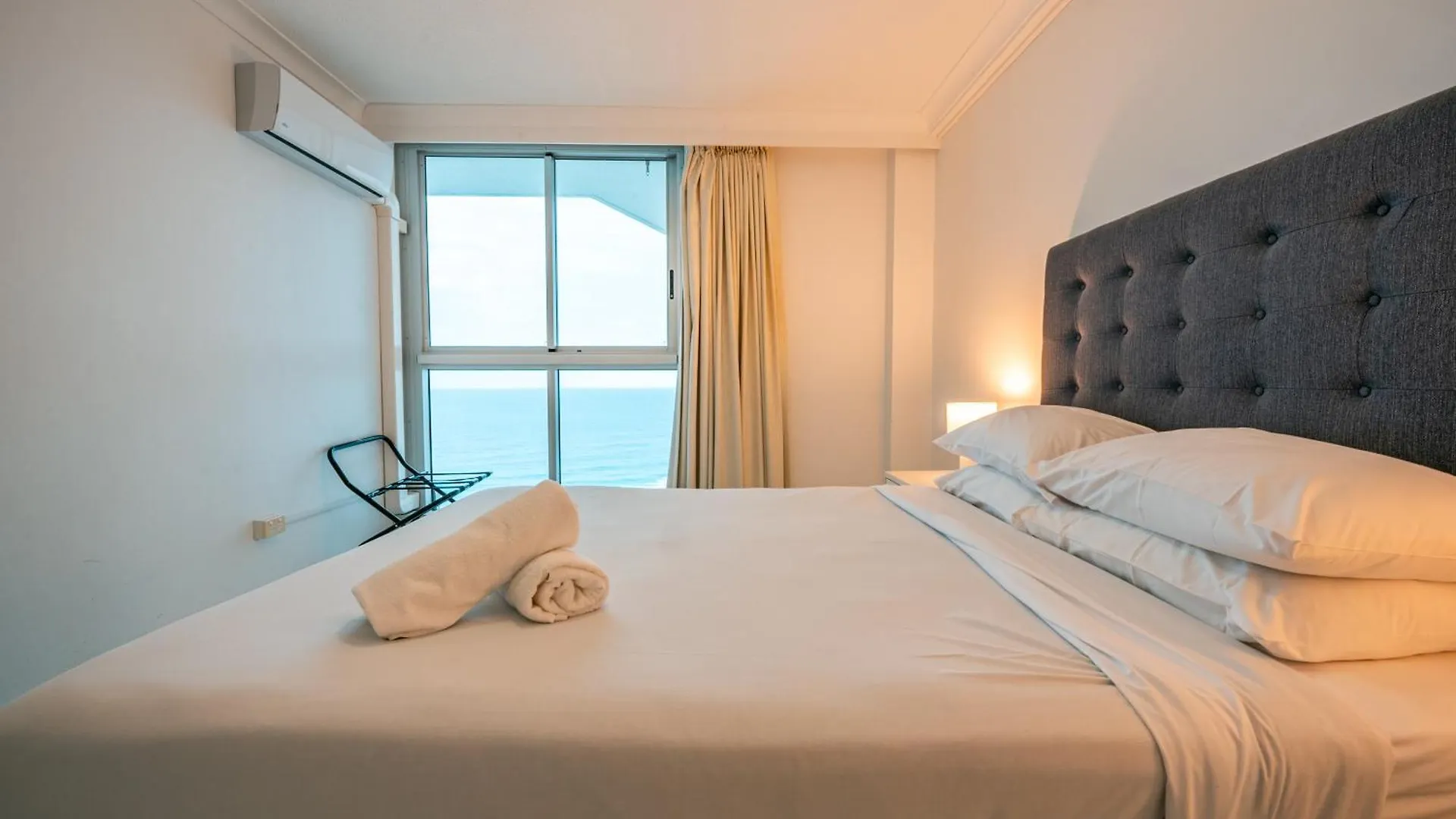 Peninsula Apartments Surfers Paradise Gold Coast 0*,